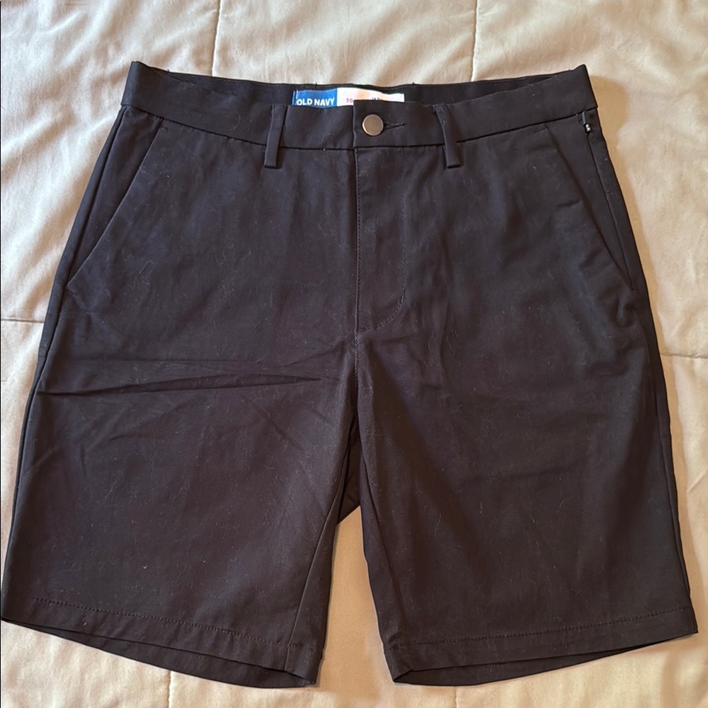 Old Navy Black Flat Front Shorts Men’s Size 30 *Like New*